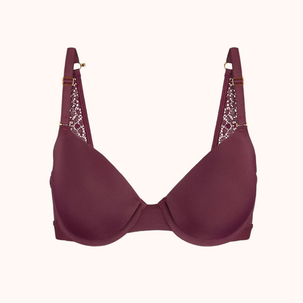NWT Elegant Lace Trimmed Burgundy Bra